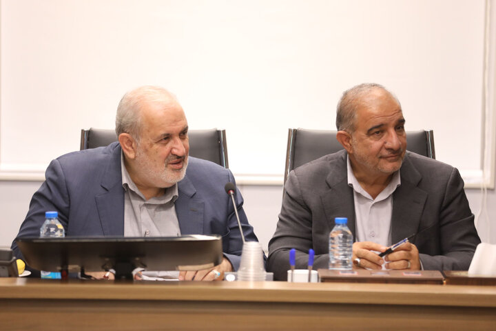 نشست مشترک کمیسیون کشاورزی، آب، منابع طبیعی و محیط زیست مجلس با وزیر نیرو