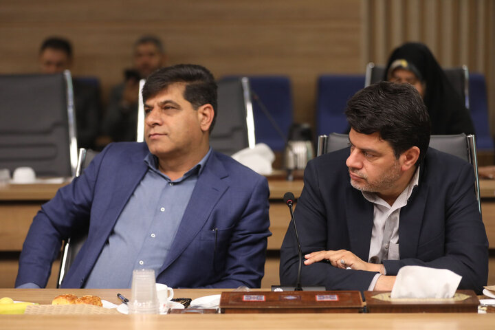 نشست مشترک کمیسیون کشاورزی، آب، منابع طبیعی و محیط زیست مجلس با وزیر نیرو