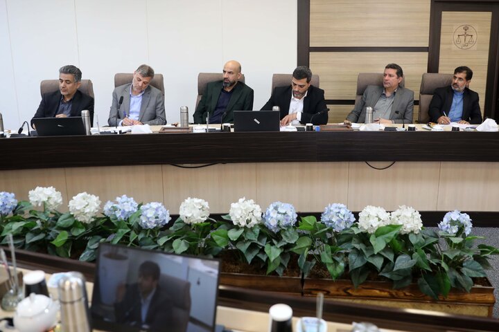 نشست کمیسیون قضایی با معاون اول قوه قضاییه