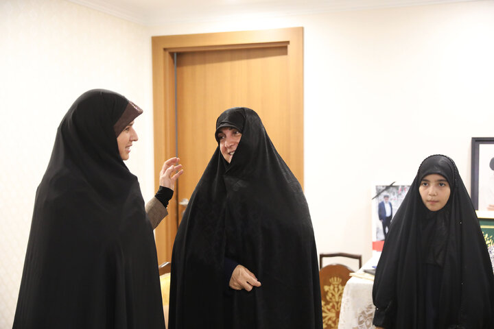 دیدار نمایندگان مجلس با خانواده شهید طباطبائیان