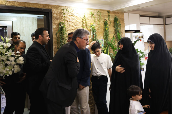 دیدار نمایندگان مجلس با خانواده شهید طباطبائیان