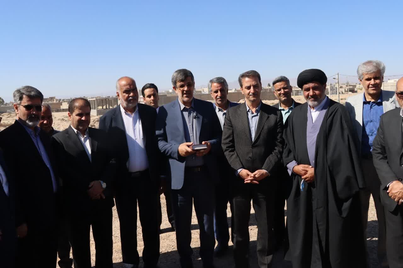 حضور صباغیان در آیین آغاز عملیات اجرایی ۲ دبستان ۶ کلاسه شهرستان ابرکوه