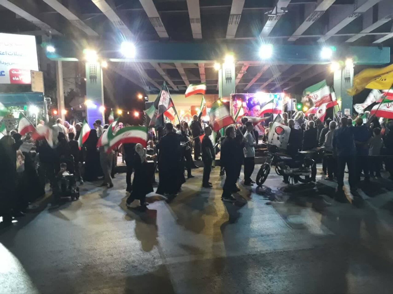 مجلس و دولت موظف به مهار گرانی و حمایت معیشتی مردماند / یک وجب از خاک ایرانِ پس از انقلاب واگذار نشده است