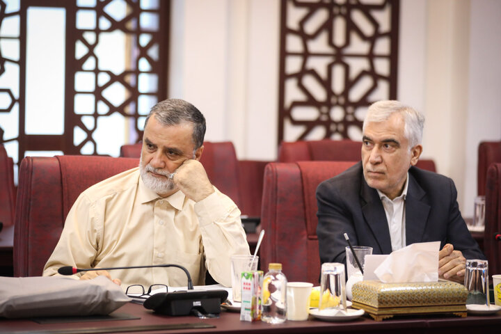 نشست کمیسیون امنیت ملی مجلس با وزیر اقصاد