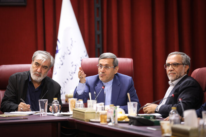 نشست کمیسیون امنیت ملی مجلس با وزیر اقصاد