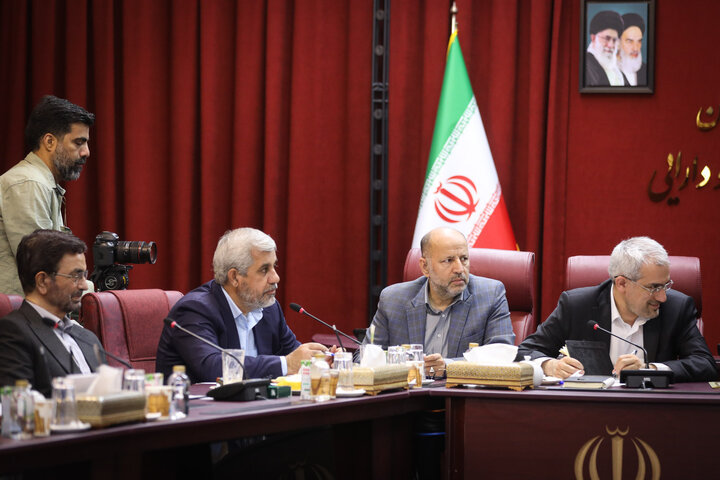 نشست کمیسیون امنیت ملی مجلس با وزیر اقصاد