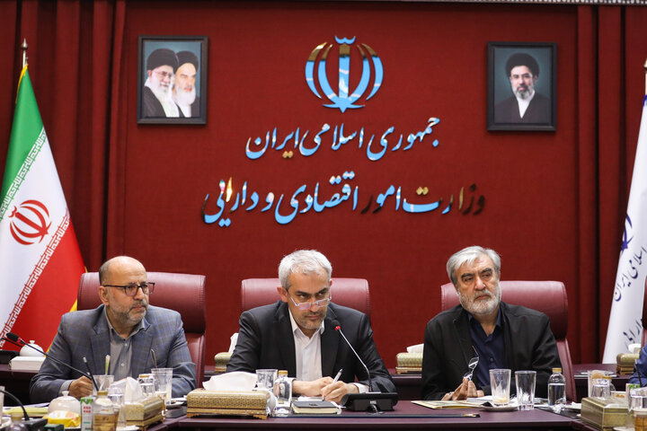 نشست کمیسیون امنیت ملی مجلس با وزیر اقصاد