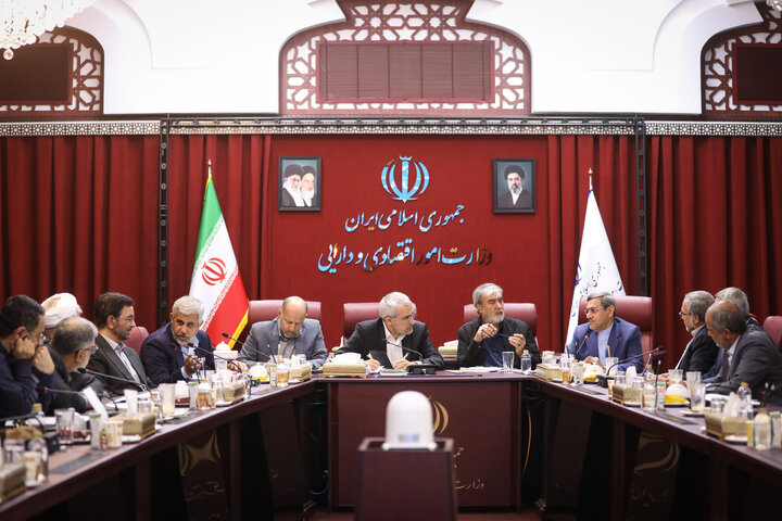 نشست کمیسیون امنیت ملی مجلس با وزیر اقصاد