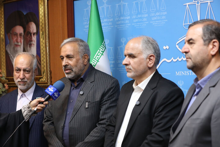 نشست مجمع نمایندگان استان تهران با وزیر دادگستری
