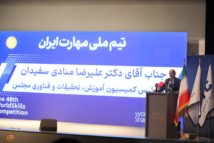 نشست مشترک کمیسیون آموزش و تحقیقات مجلس با وزیر تعاون، کار و رفاه اجتماعی