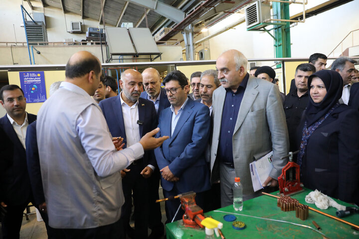نشست مشترک کمیسیون آموزش و تحقیقات مجلس با وزیر تعاون، کار و رفاه اجتماعی