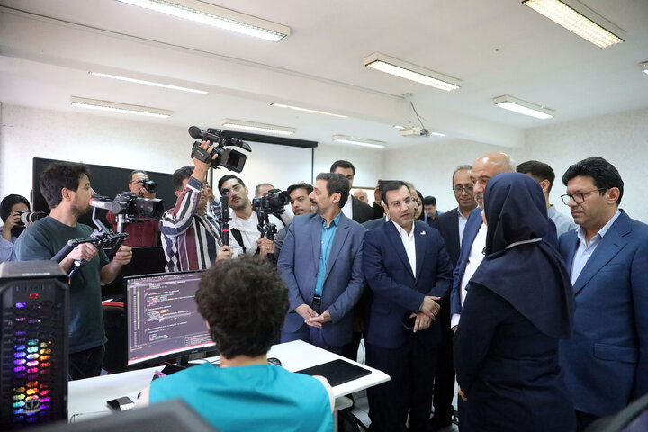 نشست مشترک کمیسیون آموزش و تحقیقات مجلس با وزیر تعاون، کار و رفاه اجتماعی