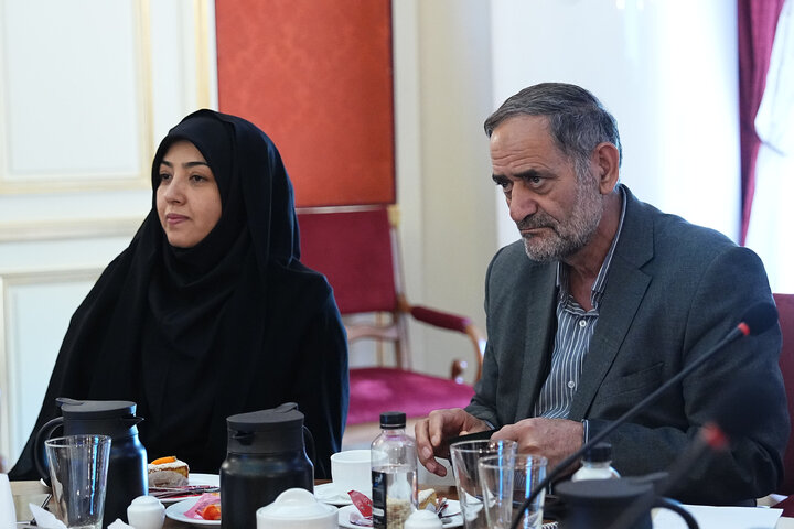 نشست کمیسیون صنایع و معادن مجلس با وزیر میراث فرهنگی، گردشگری و صنایع دستی
