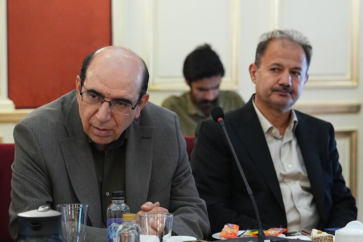 نشست کمیسیون صنایع و معادن مجلس با وزیر میراث فرهنگی، گردشگری و صنایع دستی