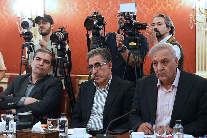 نشست کمیسیون صنایع و معادن مجلس با وزیر میراث فرهنگی، گردشگری و صنایع دستی