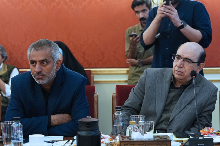 نشست کمیسیون صنایع و معادن مجلس با وزیر میراث فرهنگی، گردشگری و صنایع دستی