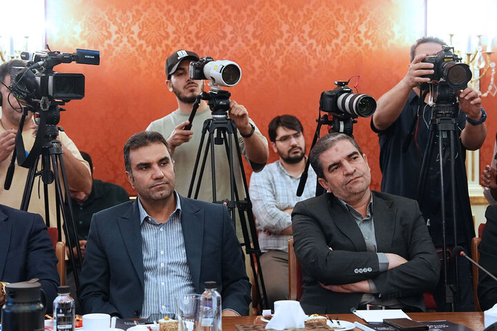 نشست کمیسیون صنایع و معادن مجلس با وزیر میراث فرهنگی، گردشگری و صنایع دستی