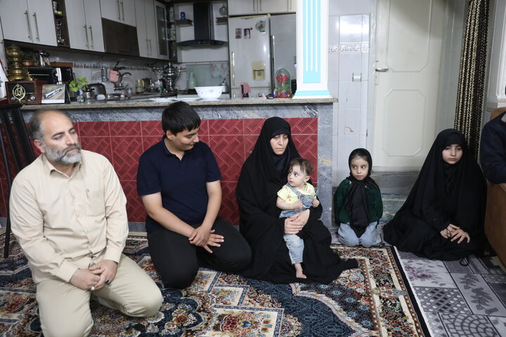 دیدار نایب رئیس مجلس با خانواده شهیدان میری در ملارد شهریار