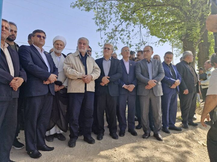 بازدید کمیسیون شوراهای مجلس از وضعیت چشمه برم لردگان