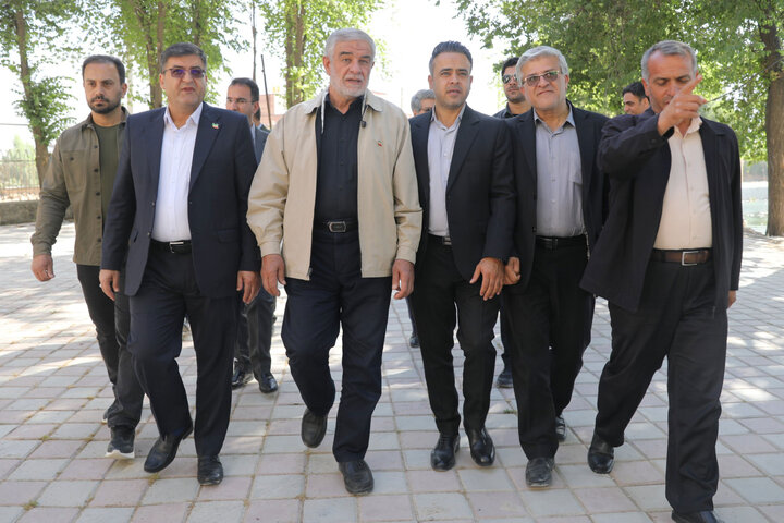 بازدید کمیسیون شوراهای مجلس از چشمه برم لردگان