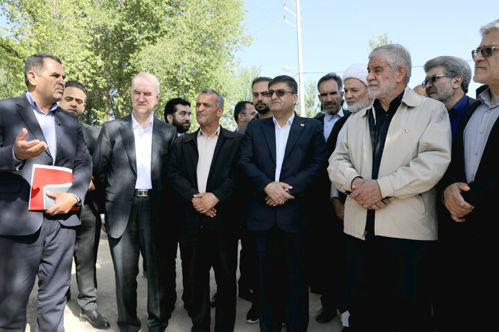 بازدید کمیسیون شوراهای مجلس از چشمه برم لردگان