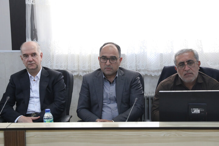 جلسه شورای اداری شهرستان لردگان با حضور کمیسیون و ریس ستاد بحران کشور و استاندار چهار محال