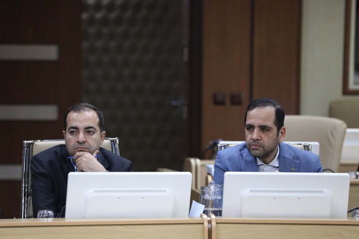 نشست مشترک کمیسیون آموزش و تحقیقات مجلس با وزیر بهداشت، درمان و آموزش پزشکی