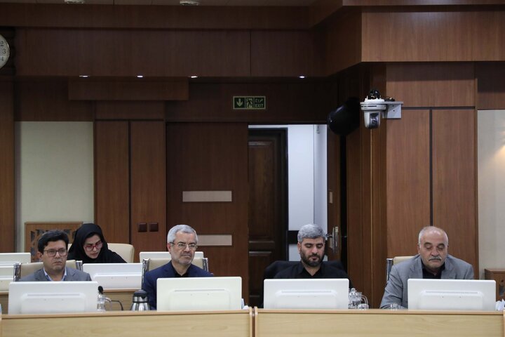 نشست مشترک کمیسیون آموزش و تحقیقات مجلس با وزیر بهداشت، درمان و آموزش پزشکی