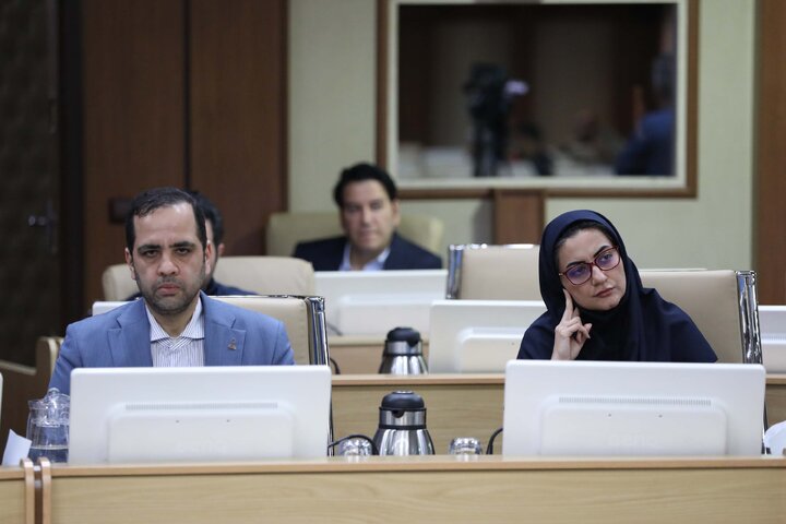 نشست مشترک کمیسیون آموزش و تحقیقات مجلس با وزیر بهداشت، درمان و آموزش پزشکی