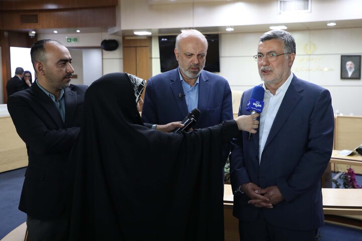 نشست مشترک کمیسیون آموزش و تحقیقات مجلس با وزیر بهداشت، درمان و آموزش پزشکی