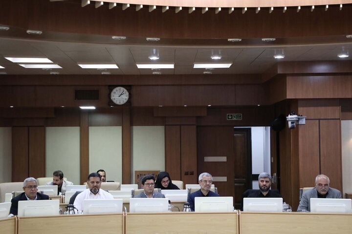 نشست مشترک کمیسیون آموزش و تحقیقات مجلس با وزیر بهداشت، درمان و آموزش پزشکی