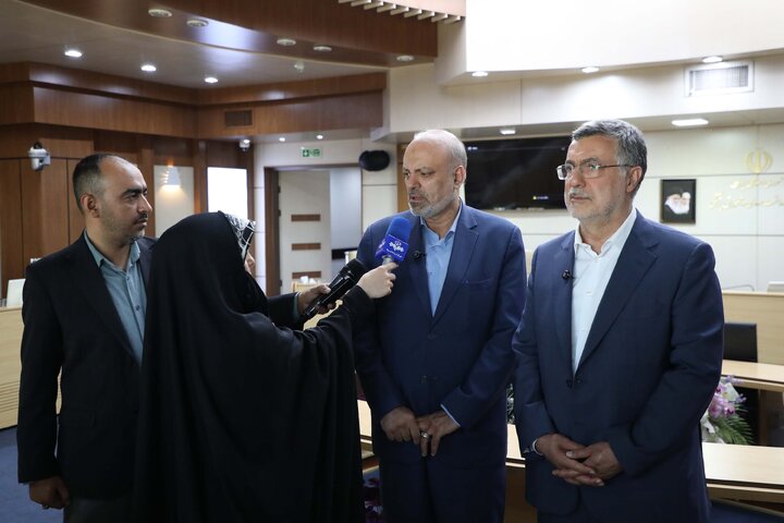 نشست مشترک کمیسیون آموزش و تحقیقات مجلس با وزیر بهداشت، درمان و آموزش پزشکی