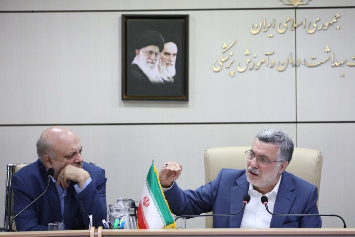 نشست مشترک کمیسیون آموزش و تحقیقات مجلس با وزیر بهداشت، درمان و آموزش پزشکی