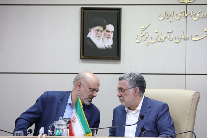 نشست مشترک کمیسیون آموزش و تحقیقات مجلس با وزیر بهداشت، درمان و آموزش پزشکی
