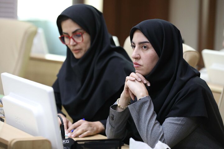 نشست مشترک کمیسیون آموزش و تحقیقات مجلس با وزیر بهداشت، درمان و آموزش پزشکی