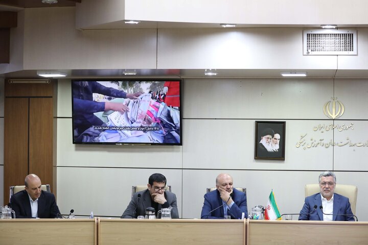 نشست مشترک کمیسیون آموزش و تحقیقات مجلس با وزیر بهداشت، درمان و آموزش پزشکی