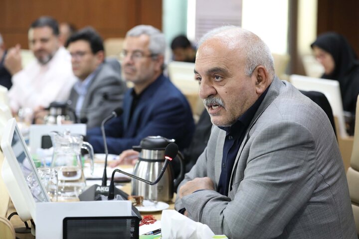 نشست مشترک کمیسیون آموزش و تحقیقات مجلس با وزیر بهداشت، درمان و آموزش پزشکی