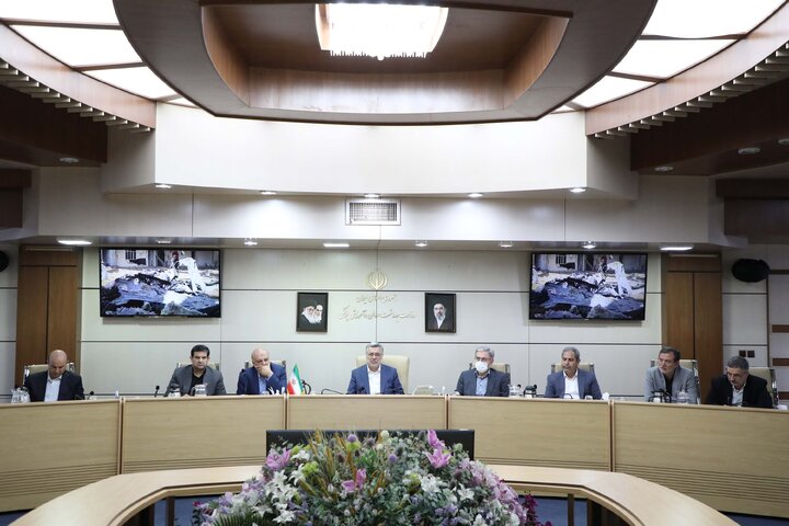نشست مشترک کمیسیون آموزش و تحقیقات مجلس با وزیر بهداشت، درمان و آموزش پزشکی