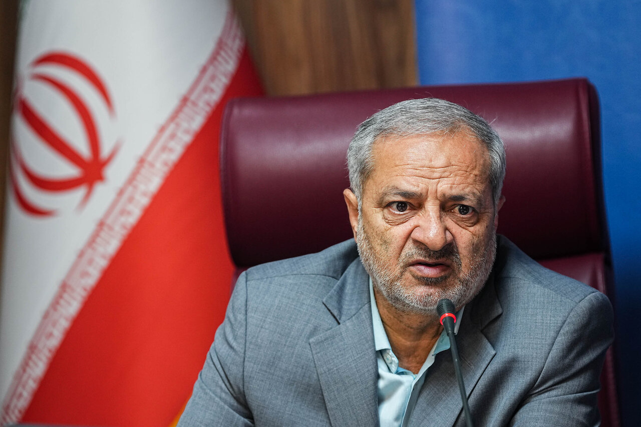 حاجیبابایی: حقوق ۱۸ میلیونی معلمان در شأن آموزش و پرورش نیست/ وزیر: امتحانات نهایی ۱۳ و ۱۴ تیرماه بهصورت حضوری برگزار میشود