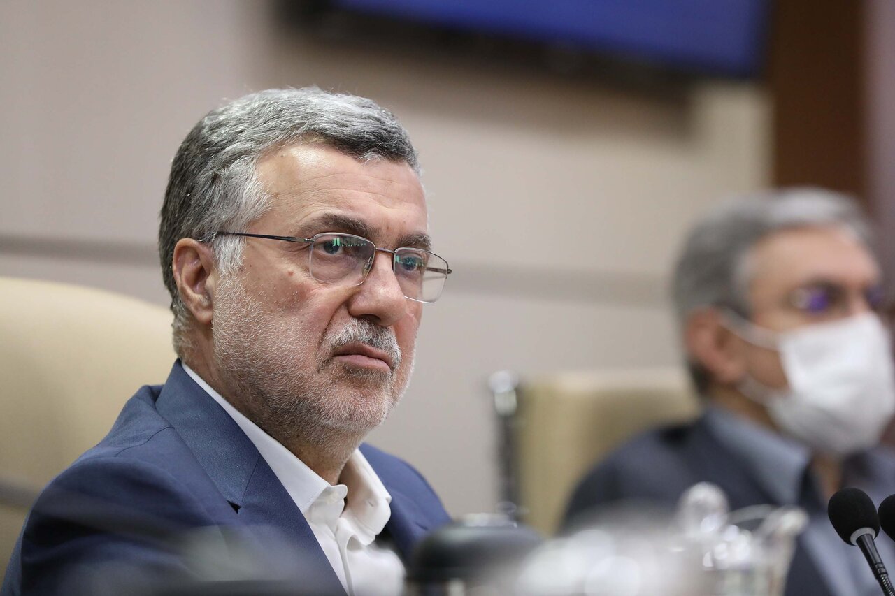 ۲ راه‌حل وزارت بهداشت برای حل مشکل گرانی دارو از زبان وزیر/ ۵۰ درصد وقت وزارتخانه در بحث دارو صرف می‌شود 