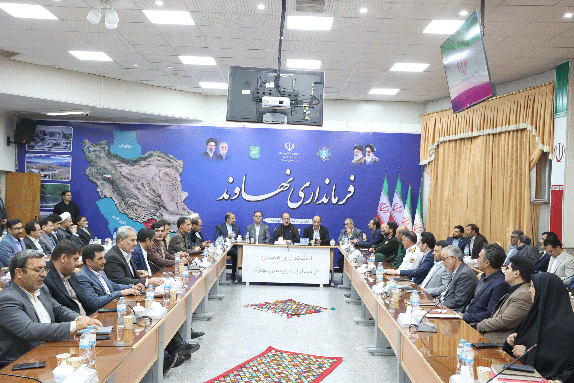 حضور حاجی بابایی در شورای اداری شهرستان نهاوند