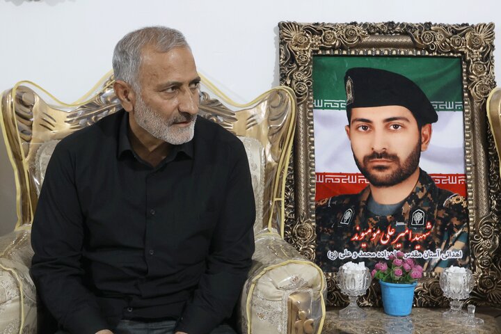 دیدار حاجی بابایی با خانواده شهیدان شیراوند و مومیوند