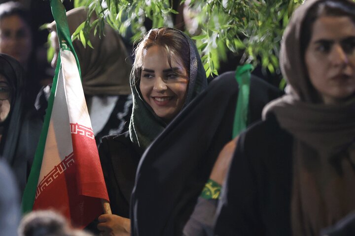 حاجی بابایی در جمع مردم انقلابی نهاوند