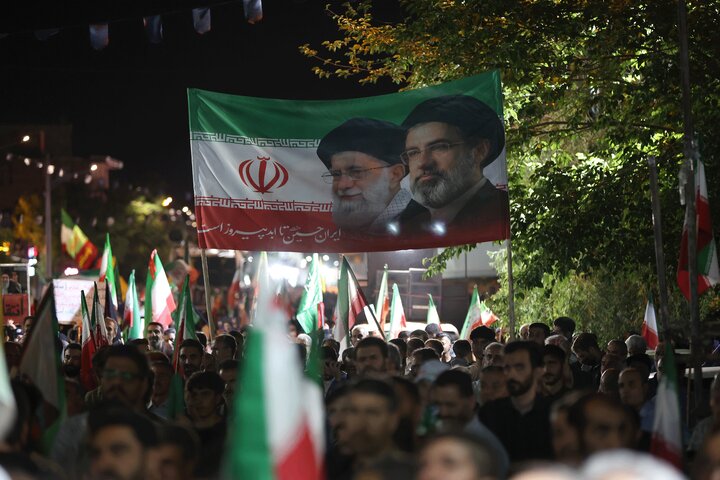 حاجی بابایی در جمع مردم انقلابی نهاوند