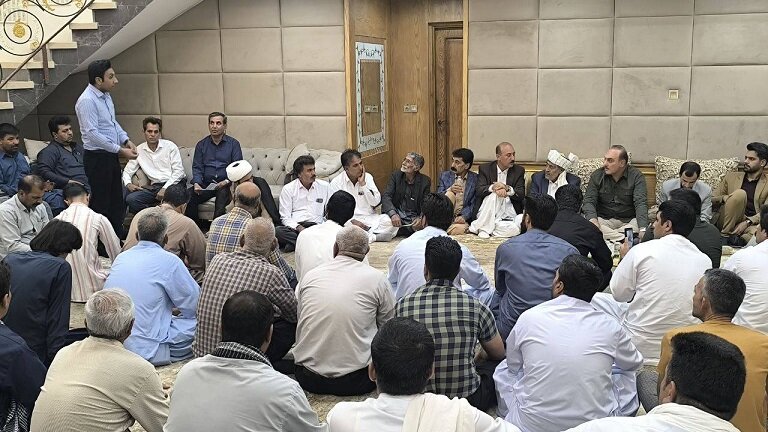 پیگیری مشکلات سوخت‌رسانی و کدینگ ناوگان حمل‌ونقل و حمل بار درون شهری سیستان با حضور «فرهاد شهرکی»