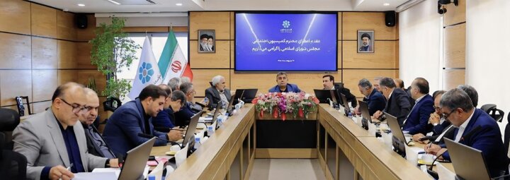 حضور نماینده کرمانشاه در نشست با مدیران بانک توسعه تعاون/ضرورت بهره‌گیری از ظرفیت تعاونی‌ها برای مردمی‌سازی اقتصاد