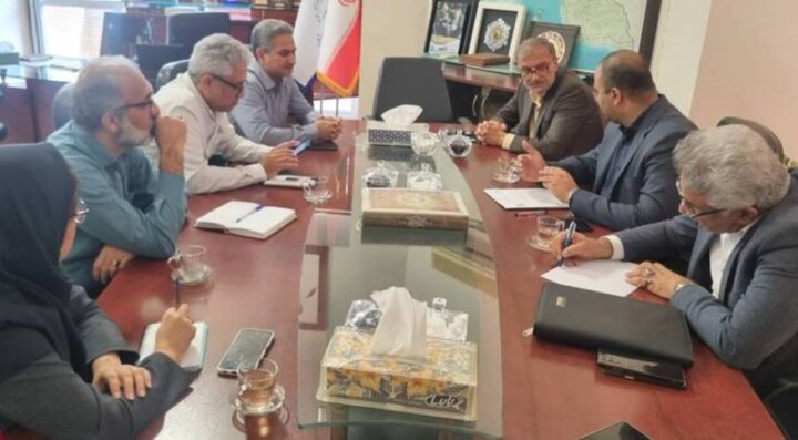 جلسه بررسی بازسازی و مرمت پل لاتیدان و عمارت کلاه فرنگی بندرعباس با حضور «مرادی»/ افتتاح بوستان گل سرخ و زمین فوتسال شهید بنی‌اسدی