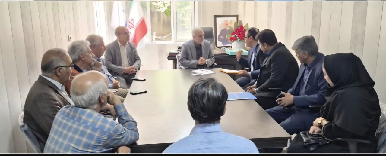 دیدار رنجبر با بازنشستگان کرمانشاه/ بررسی مشکلات و مطالبات جامعه بازنشستگان