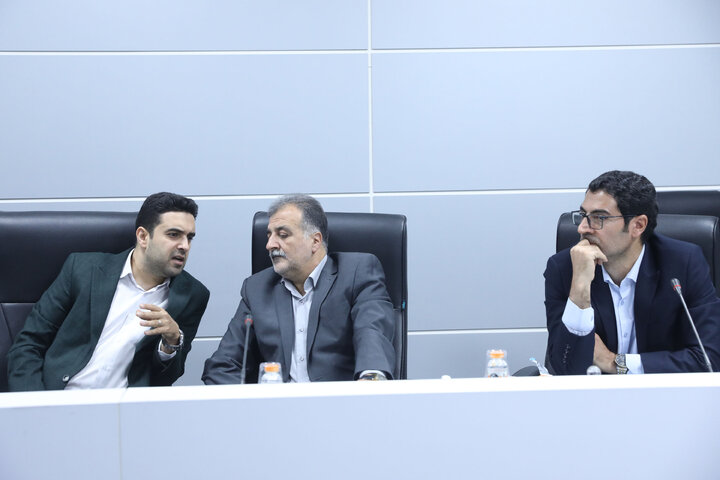 نشست کمیسیون اصل نود مجلس با مسئولان اقتصادی