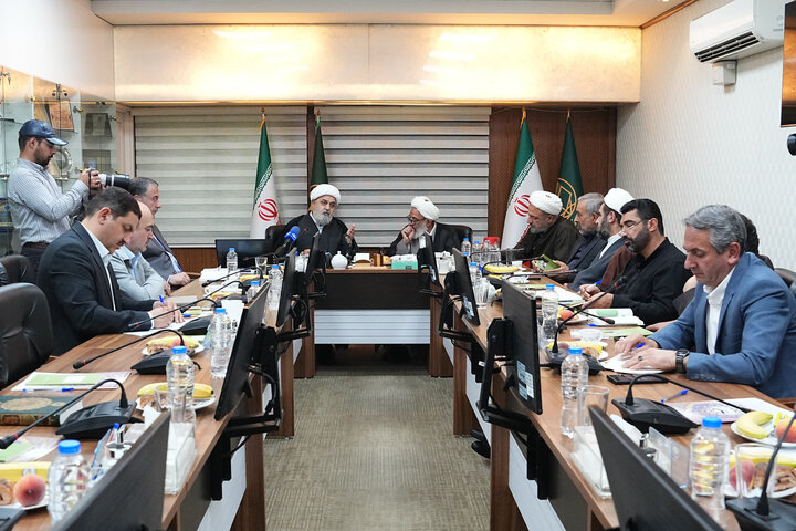 نشست مشترک کمیسیون فرهنگی مجلس با رئیس مجمع تقریب مذاهب اسلامی